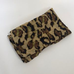 Leopard print lightweight scarf
